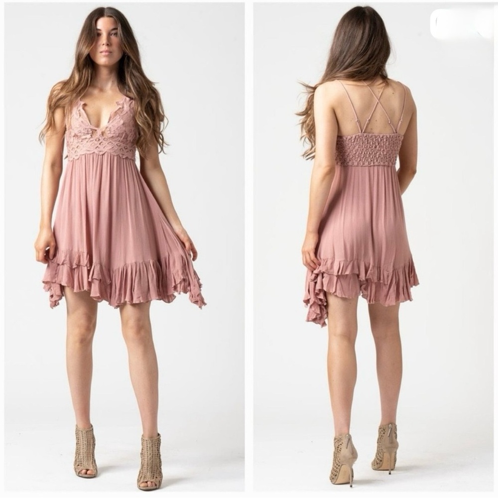NWT FREE PEOPLE INTIMATELY ADELLA SLIP Size M Rose Flowy Boho Crochet Dress